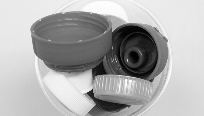La plastica invisibile nell'acqua che beviamo